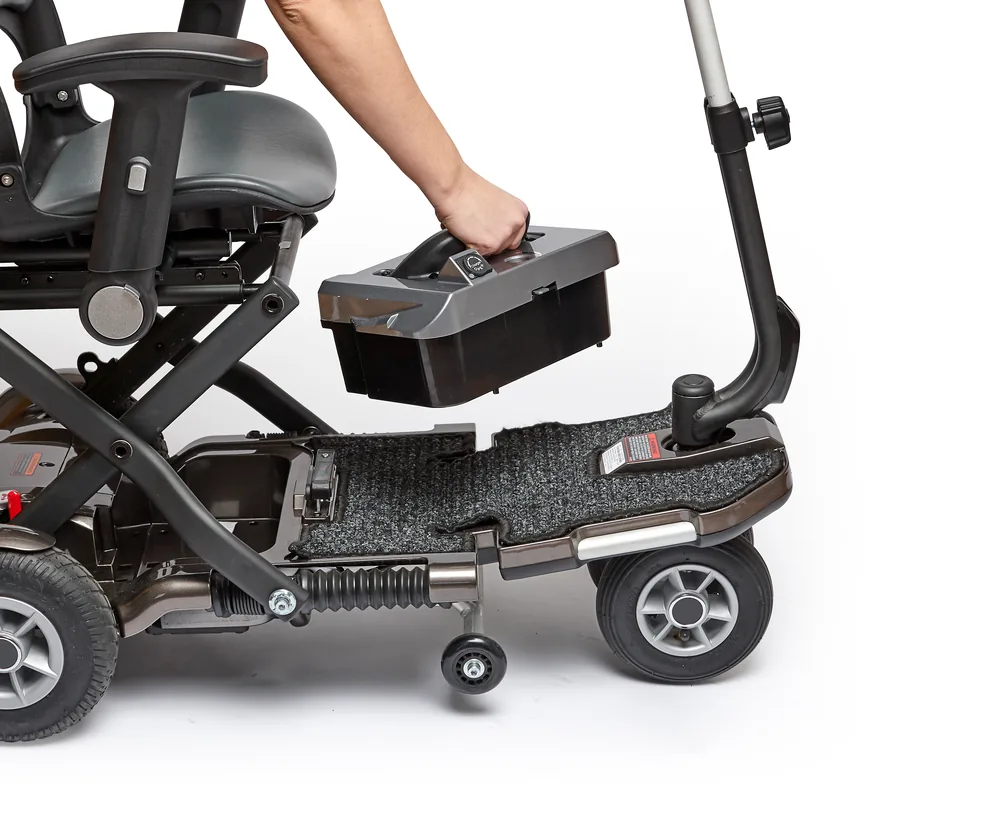Extracción de la batería de litio del scooter I-Brio Plus de Wellell