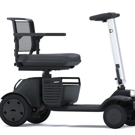 Scooter eléctrico WHILL Model R de 4 ruedas, vista general