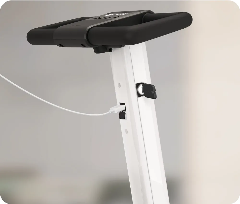 Puerto USB en la columna de dirección del scooter WHILL Model R