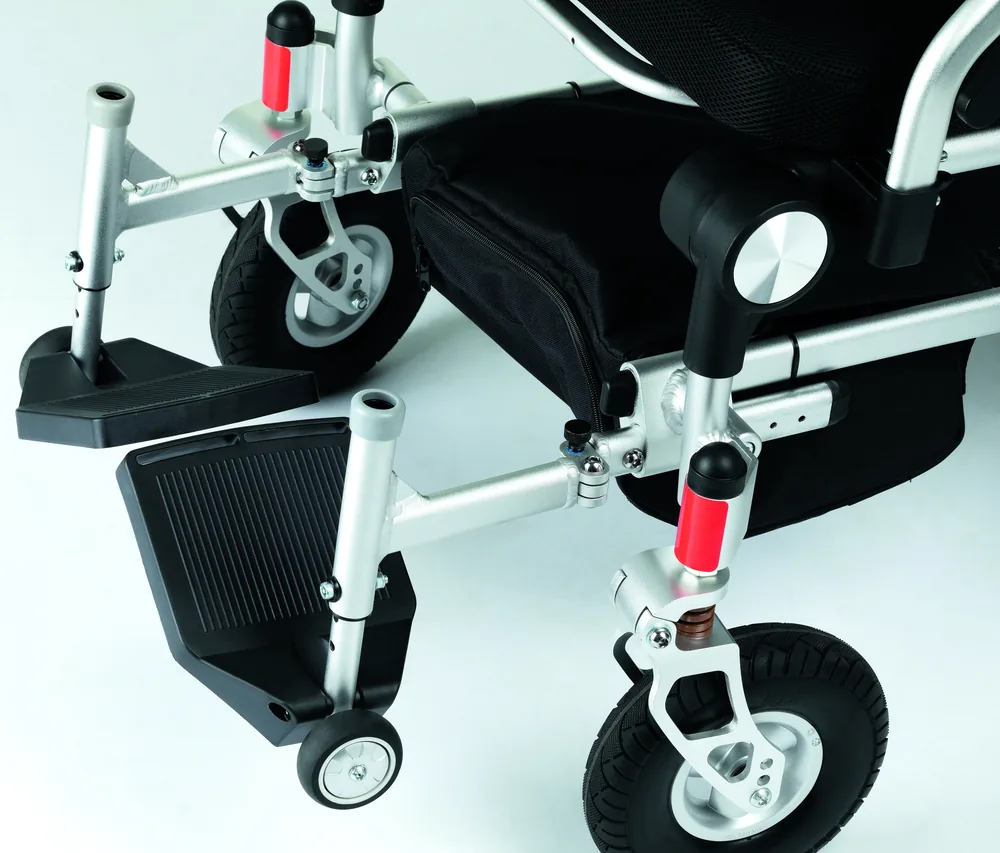 Suspensión delantera y reposapiés regulables de la silla I-Discover 2