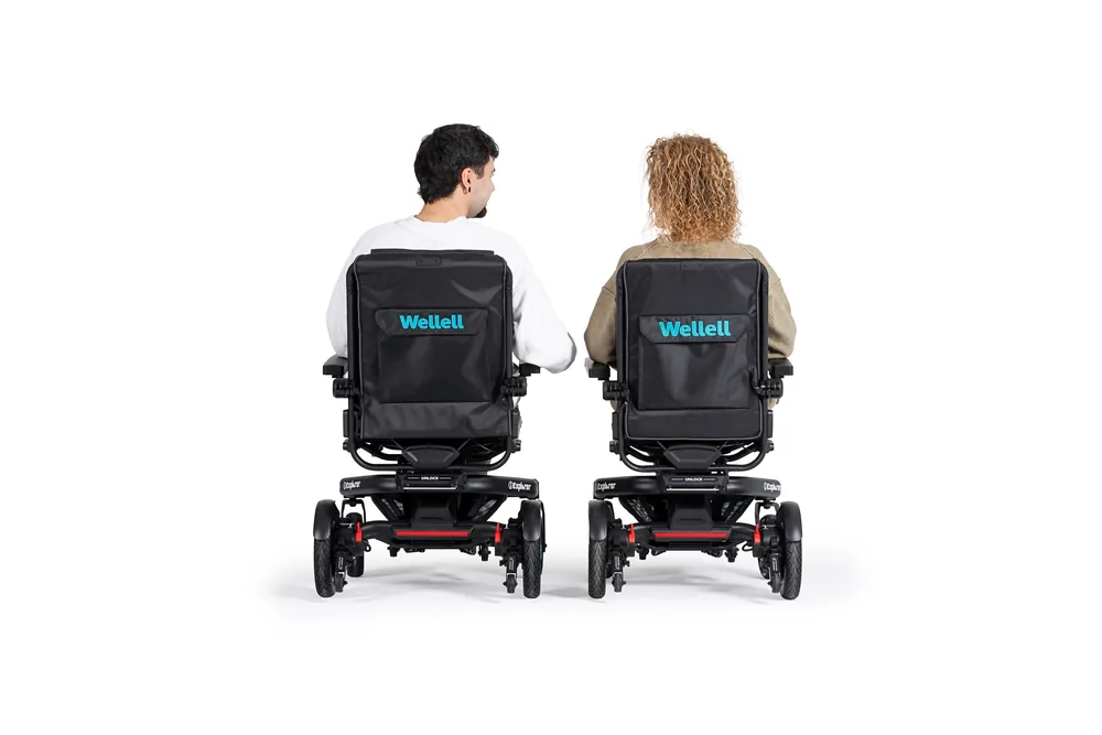 Dos usuarios sentados en las sillas I-Explorer Noa y Noa Compact, vista trasera